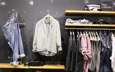 新手第一次批發(fā)服裝如何確定進(jìn)貨數(shù)量 - 籬笆網(wǎng)