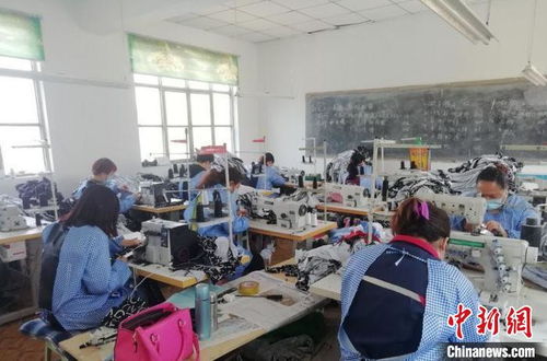 山西鄉村自辦服裝廠助貧困勞動力就業 產品銷往海內外